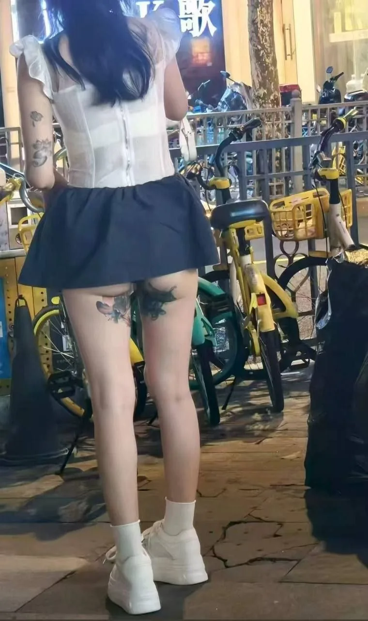 纹身闻下面了