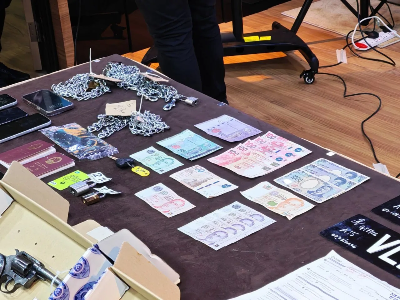 🇲🇾大马警方破获跨境绑架案:枪战击毙2名绑匪 救出中国籍女子及新加坡老人 图片 2