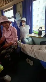 没素质的先享受世界，老实人只能默默忍受！