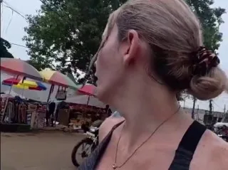 美国女子拿到了一年的印度签证，因为她想深入了解这个国家和文化。两周后她就彻底打道回府了：